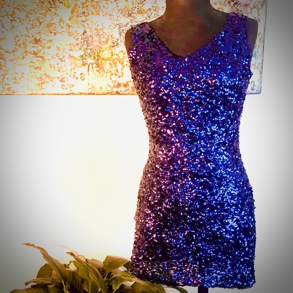 INTERI USA Dresses & Skirts - CCO! INTERI USA Navy Sequined Bodycon Dress EUC 🌚